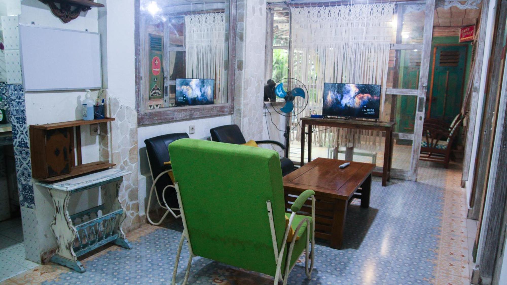 Budarno Homestay Kejayan Экстерьер фото